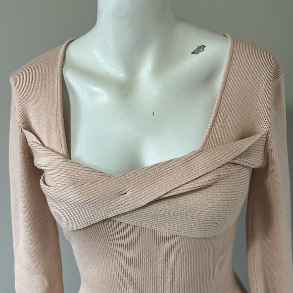 LE SUPERBE Twisted Sister Open Neckline Top Rib Knit Long Sleeve Nude Sz S NEW - Picture 6 of 15
